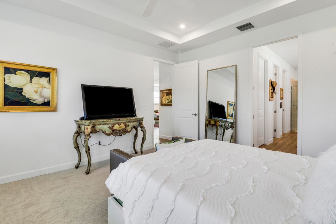 For Sale: $449,000 (2 beds, 2 baths, 2354 Square Feet)