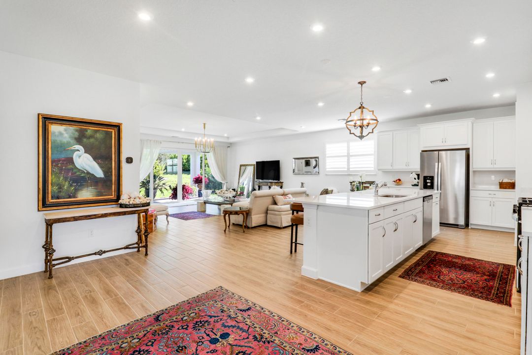 For Sale: $449,000 (2 beds, 2 baths, 2354 Square Feet)