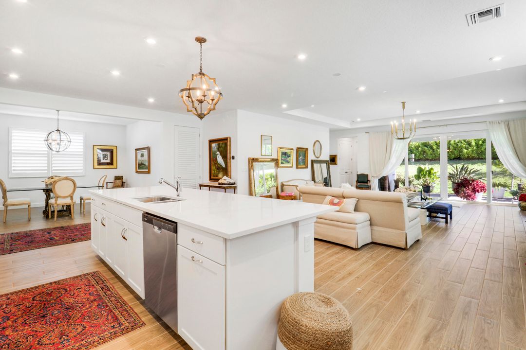 For Sale: $449,000 (2 beds, 2 baths, 2354 Square Feet)