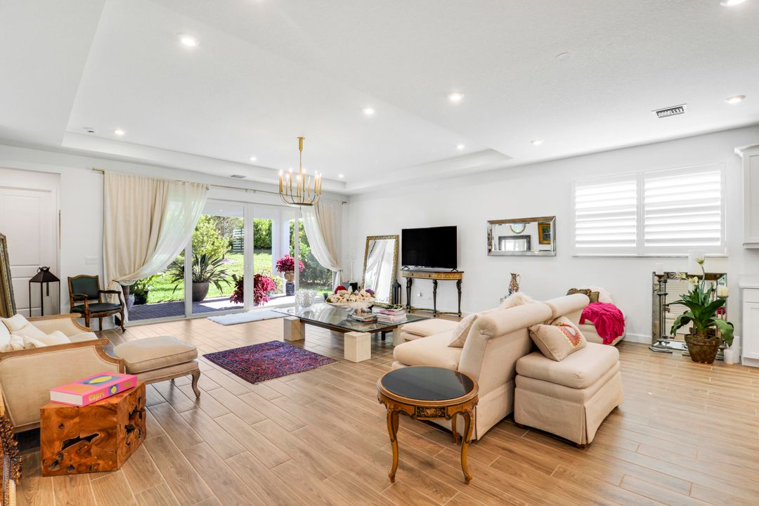 For Sale: $449,000 (2 beds, 2 baths, 2354 Square Feet)