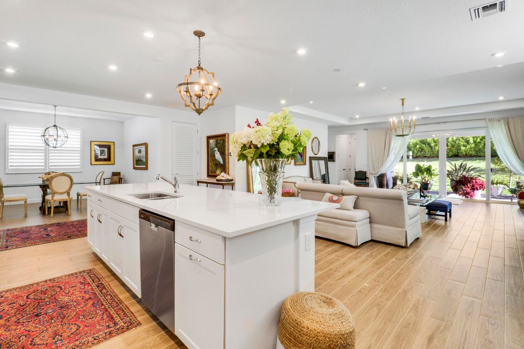 For Sale: $449,000 (2 beds, 2 baths, 2354 Square Feet)