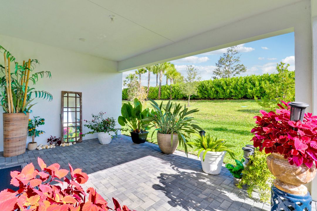 For Sale: $449,000 (2 beds, 2 baths, 2354 Square Feet)