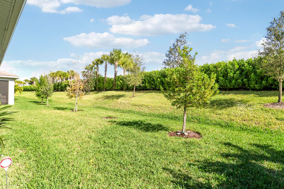 For Sale: $449,000 (2 beds, 2 baths, 2354 Square Feet)