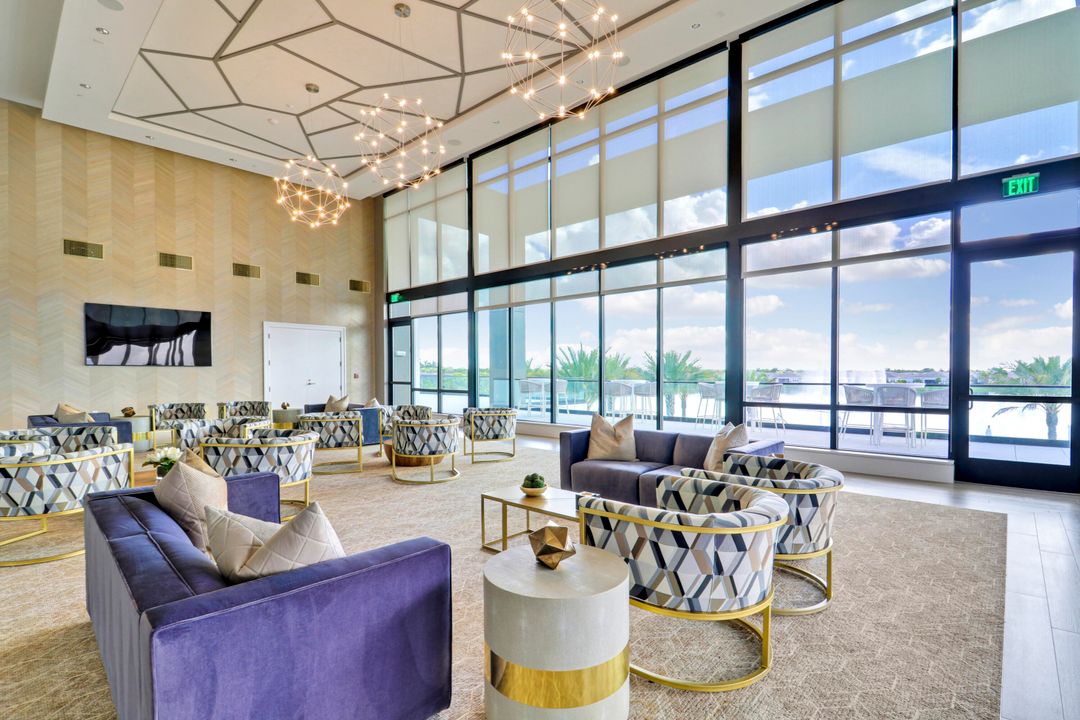 For Sale: $449,000 (2 beds, 2 baths, 2354 Square Feet)