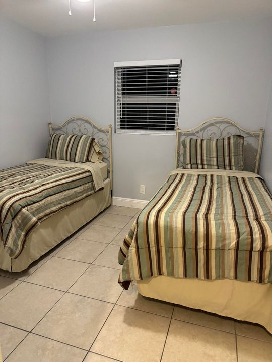 出租: $2,600 (1 贝兹, 1 浴室, 1000 平方英尺)