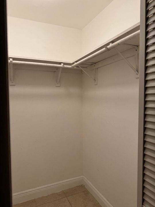 出租: $2,600 (1 贝兹, 1 浴室, 1000 平方英尺)