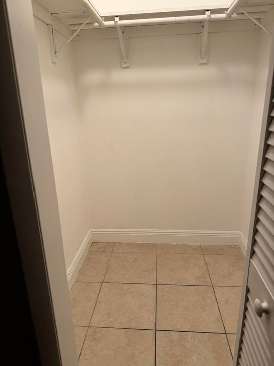 出租: $2,600 (1 贝兹, 1 浴室, 1000 平方英尺)