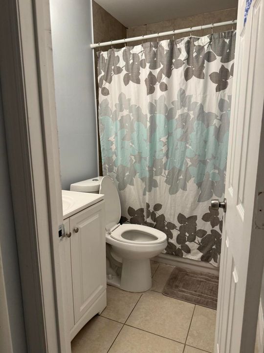 出租: $2,600 (1 贝兹, 1 浴室, 1000 平方英尺)