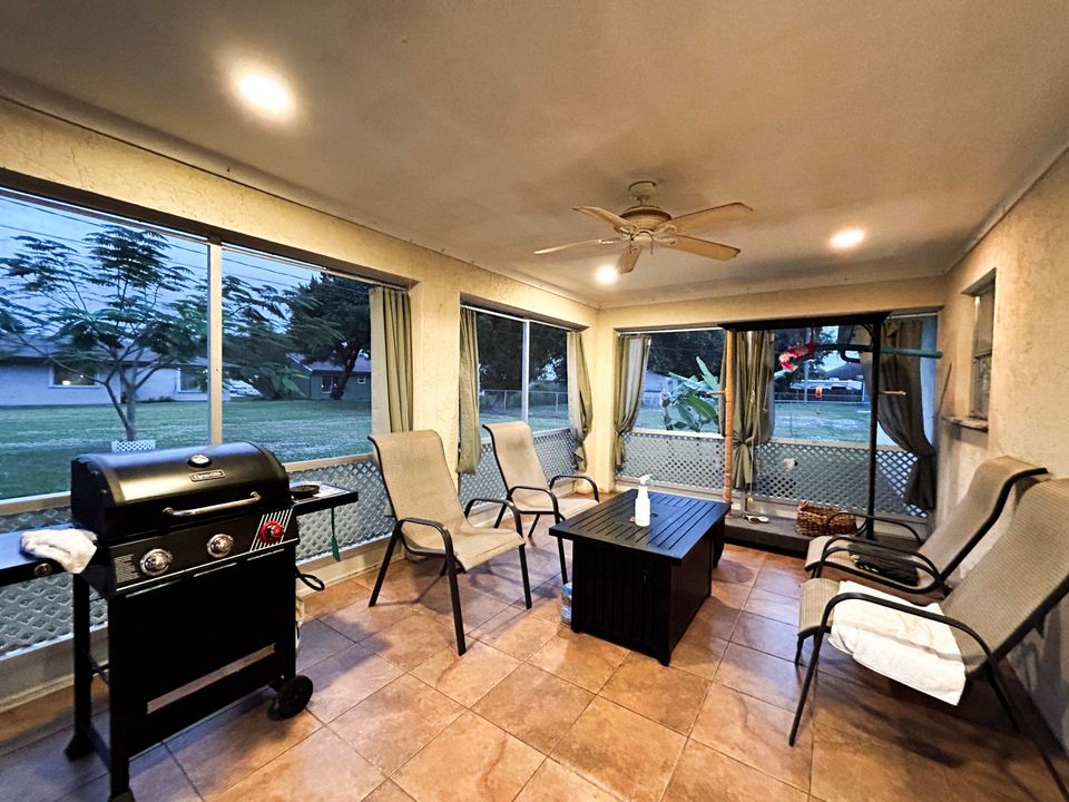 En Venta: $249,995 (2 camas, 2 baños, 1241 Pies cuadrados)