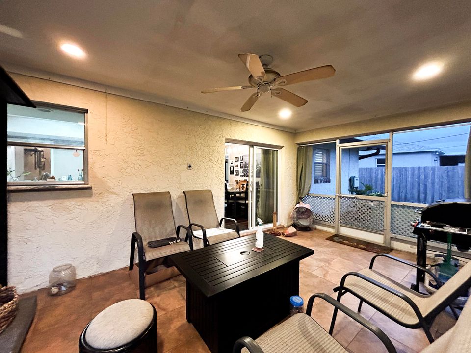 En Venta: $249,995 (2 camas, 2 baños, 1241 Pies cuadrados)