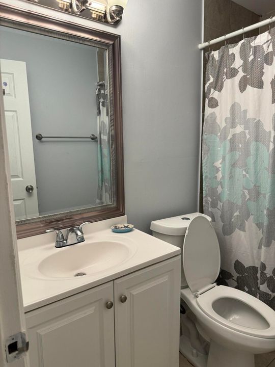 出租: $2,600 (1 贝兹, 1 浴室, 1000 平方英尺)