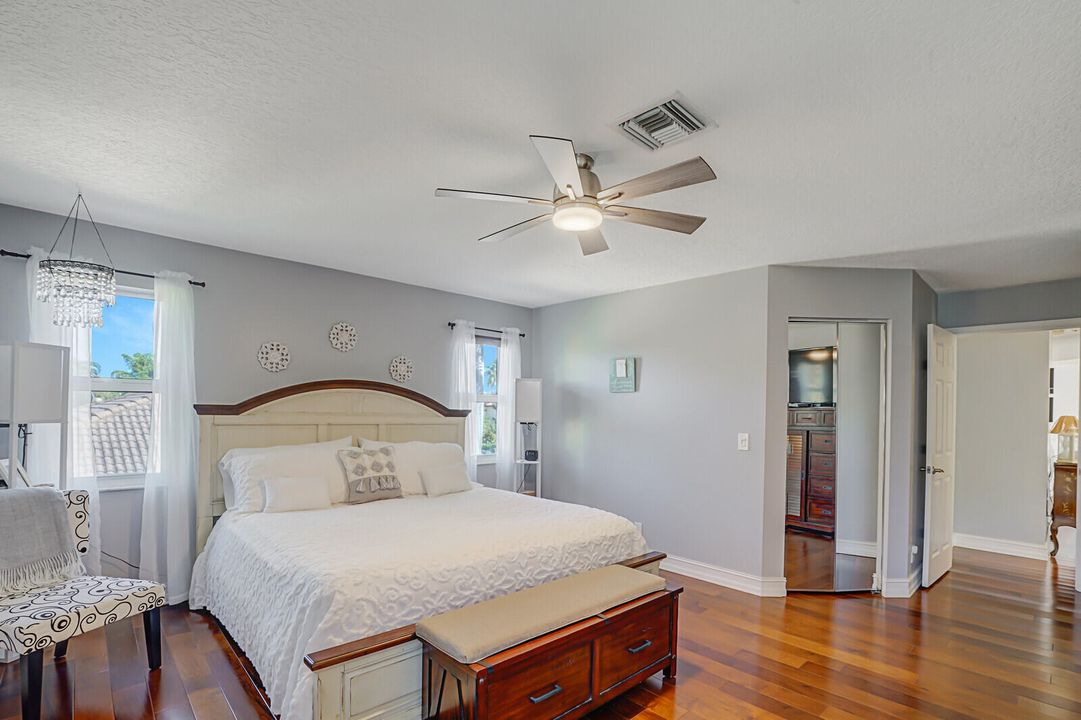 En Venta: $759,000 (5 camas, 3 baños, 2550 Pies cuadrados)