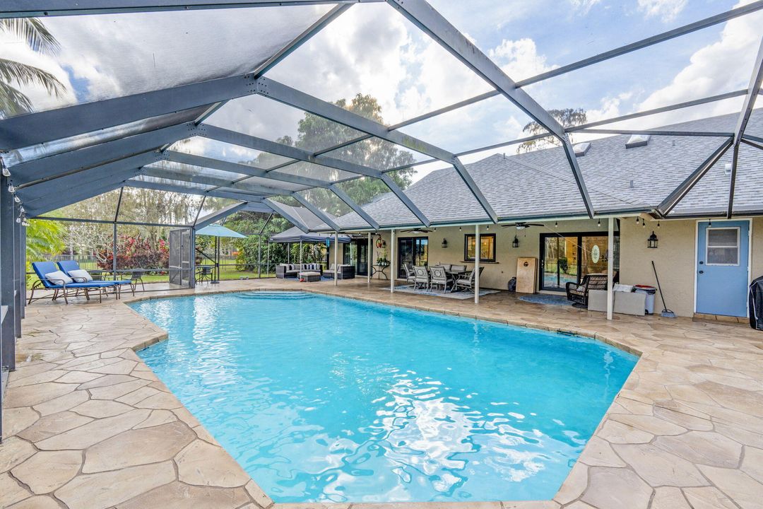 En Venta: $995,000 (4 camas, 3 baños, 2680 Pies cuadrados)