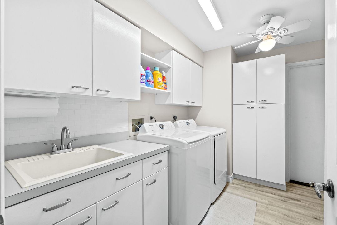 En Venta: $995,000 (4 camas, 3 baños, 2680 Pies cuadrados)