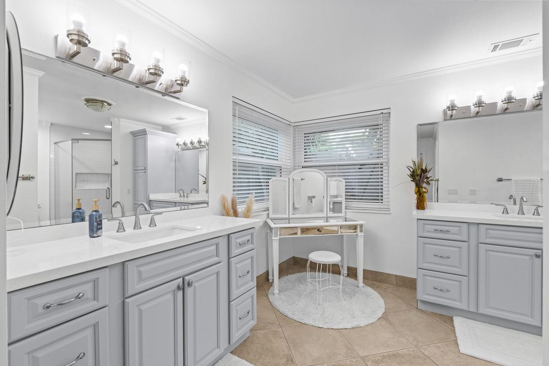 En Venta: $995,000 (4 camas, 3 baños, 2680 Pies cuadrados)