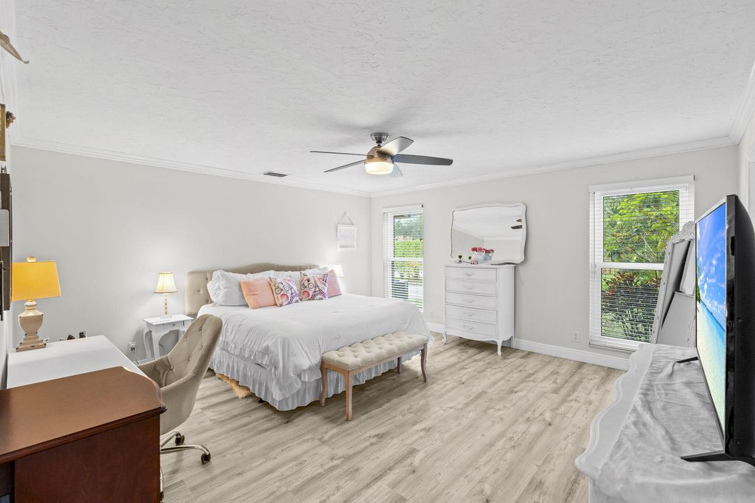 En Venta: $995,000 (4 camas, 3 baños, 2680 Pies cuadrados)