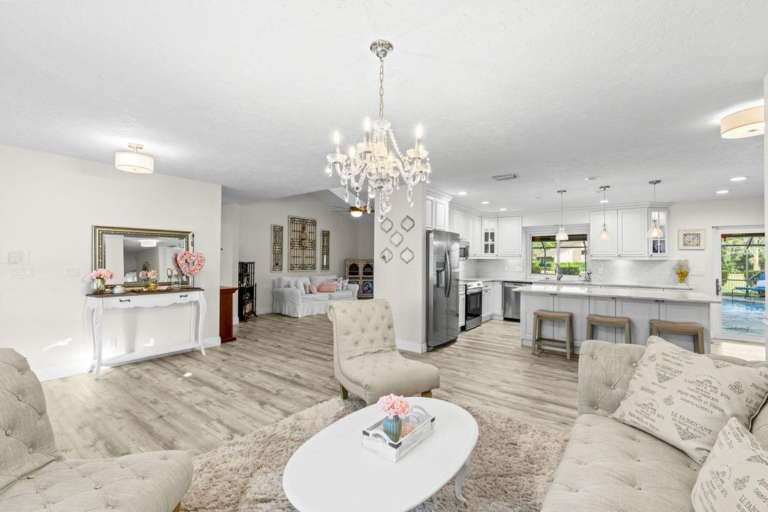 En Venta: $995,000 (4 camas, 3 baños, 2680 Pies cuadrados)