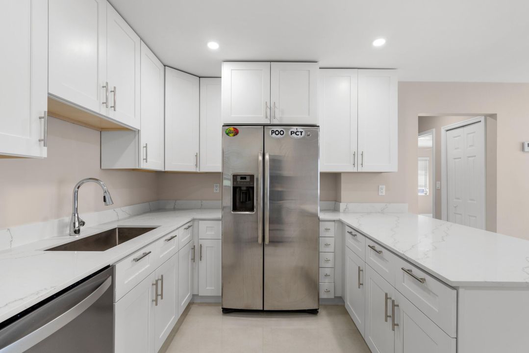 出租: $2,100 (2 贝兹, 1 浴室, 800 平方英尺)