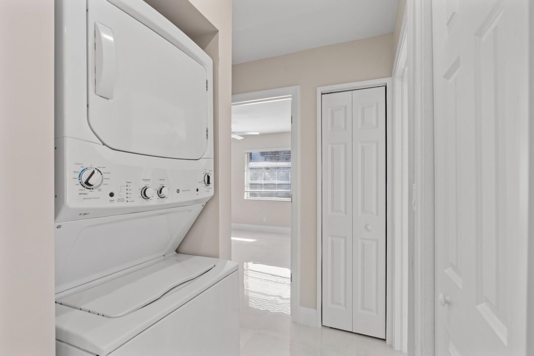 出租: $2,100 (2 贝兹, 1 浴室, 800 平方英尺)