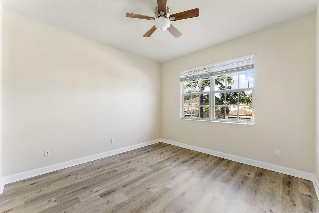 待售: $700,000 (5 贝兹, 3 浴室, 2816 平方英尺)