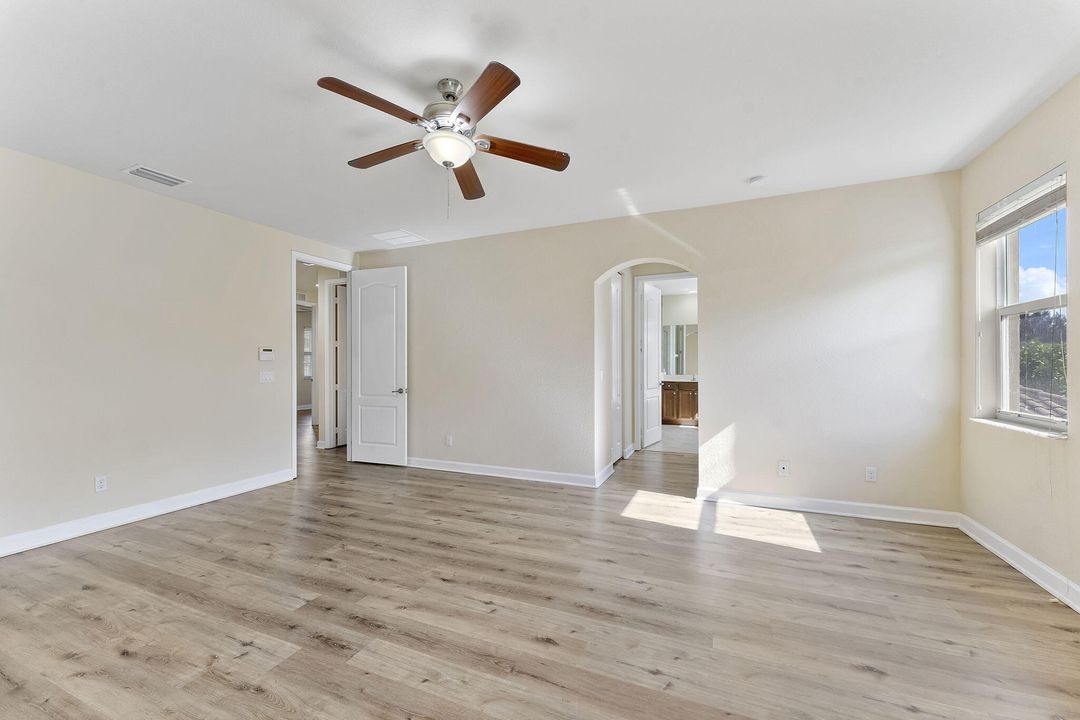 待售: $700,000 (5 贝兹, 3 浴室, 2816 平方英尺)