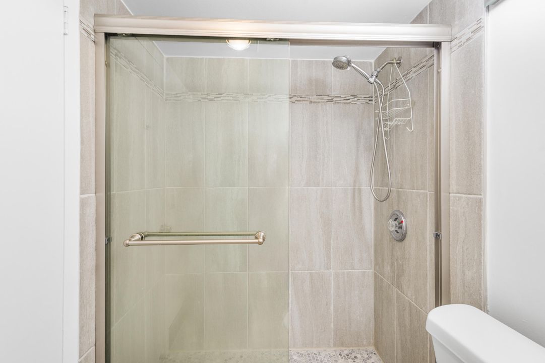 待售: $115,000 (1 贝兹, 1 浴室, 738 平方英尺)