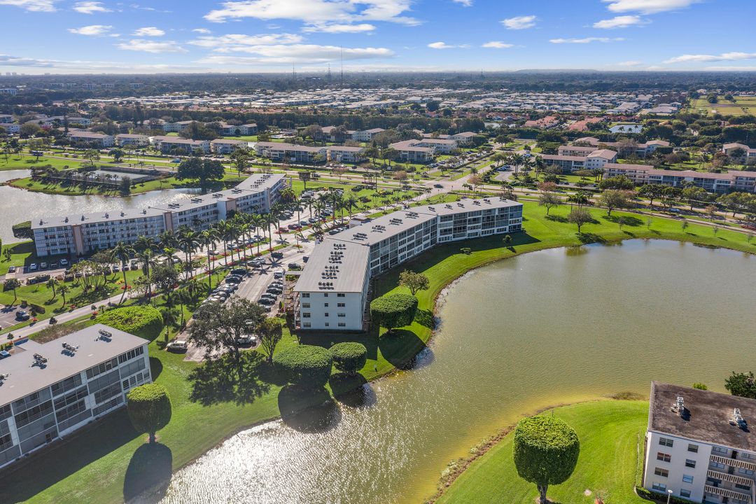 待售: $115,000 (1 贝兹, 1 浴室, 738 平方英尺)