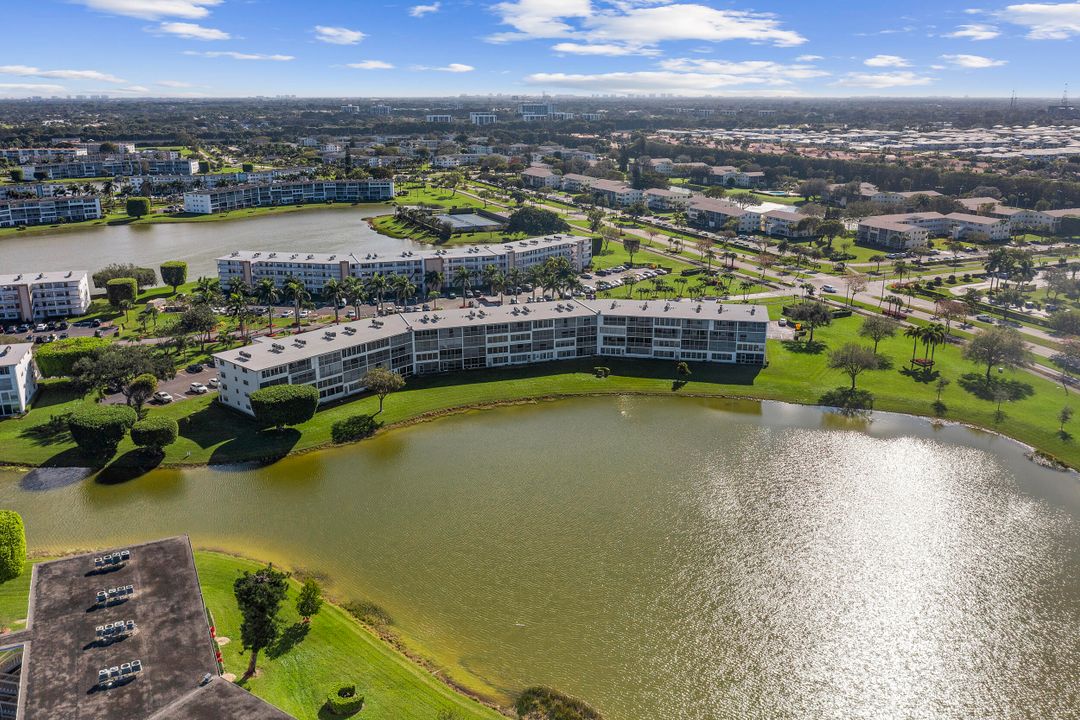 待售: $115,000 (1 贝兹, 1 浴室, 738 平方英尺)