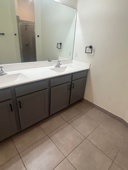 В аренду: $2,800 (3 спален, 2 ванн, 1649 Квадратных фут)