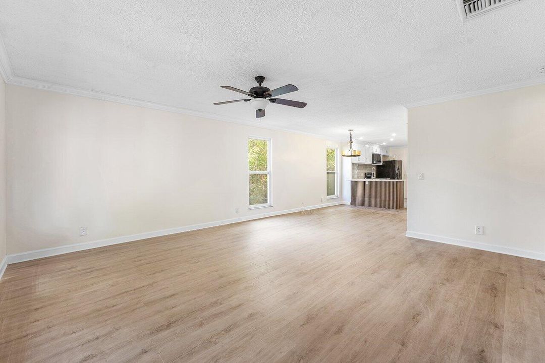 En Venta: $325,000 (3 camas, 2 baños, 1312 Pies cuadrados)