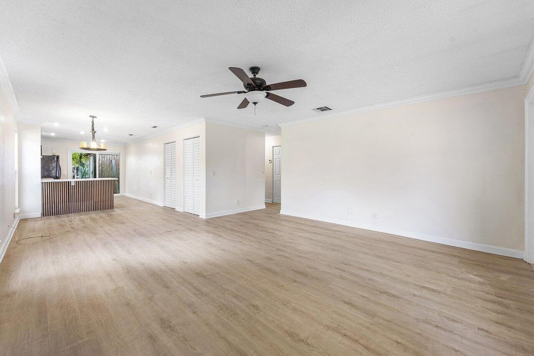 En Venta: $325,000 (3 camas, 2 baños, 1312 Pies cuadrados)