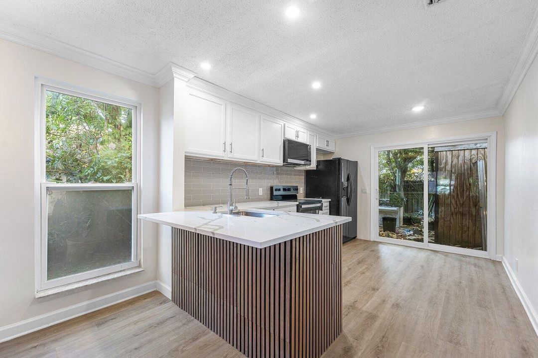 En Venta: $325,000 (3 camas, 2 baños, 1312 Pies cuadrados)