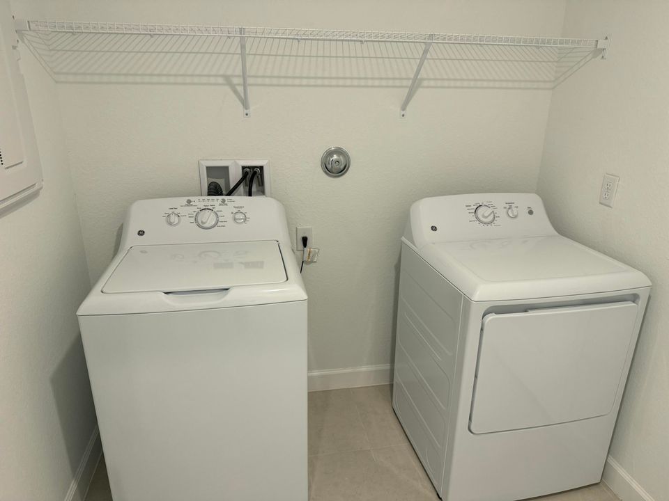 В аренду: $2,750 (4 спален, 2 ванн, 1937 Квадратных фут)