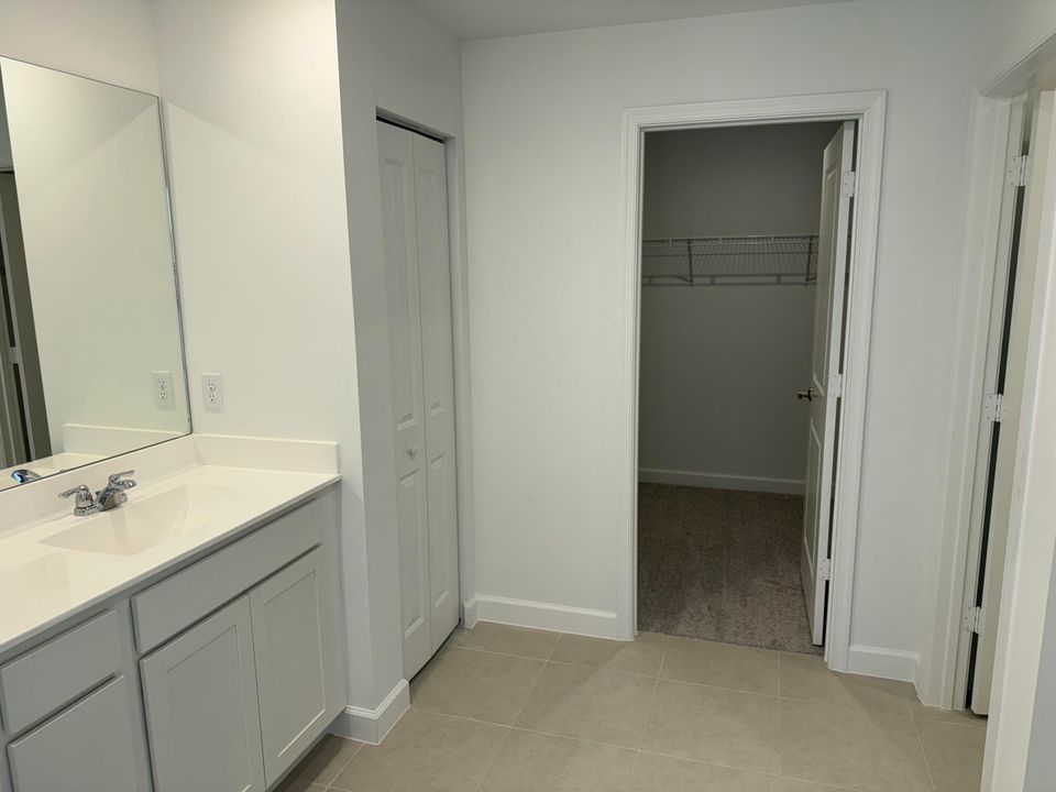 В аренду: $2,750 (4 спален, 2 ванн, 1937 Квадратных фут)