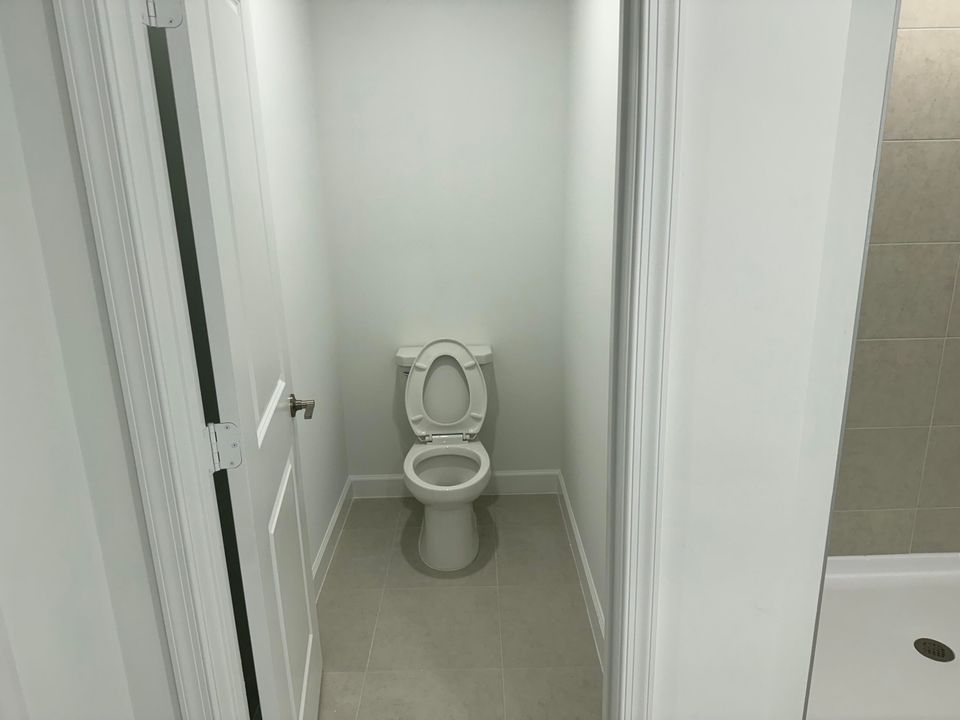 В аренду: $2,750 (4 спален, 2 ванн, 1937 Квадратных фут)