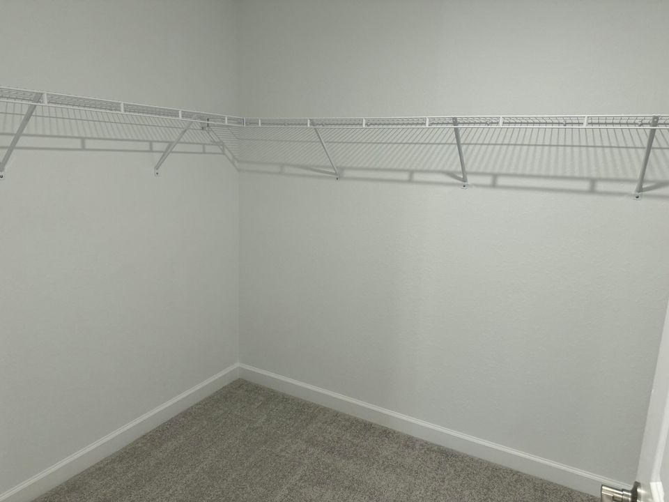 В аренду: $2,750 (4 спален, 2 ванн, 1937 Квадратных фут)