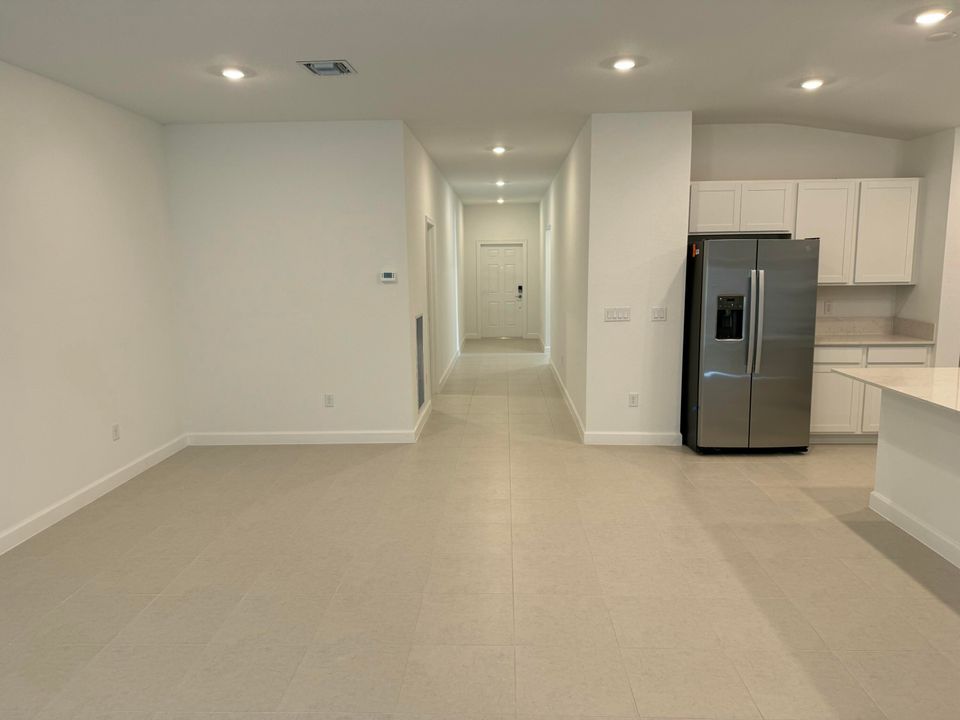 В аренду: $2,750 (4 спален, 2 ванн, 1937 Квадратных фут)