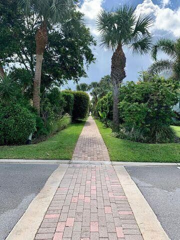 出租: $5,650 (3 贝兹, 2 浴室, 1391 平方英尺)