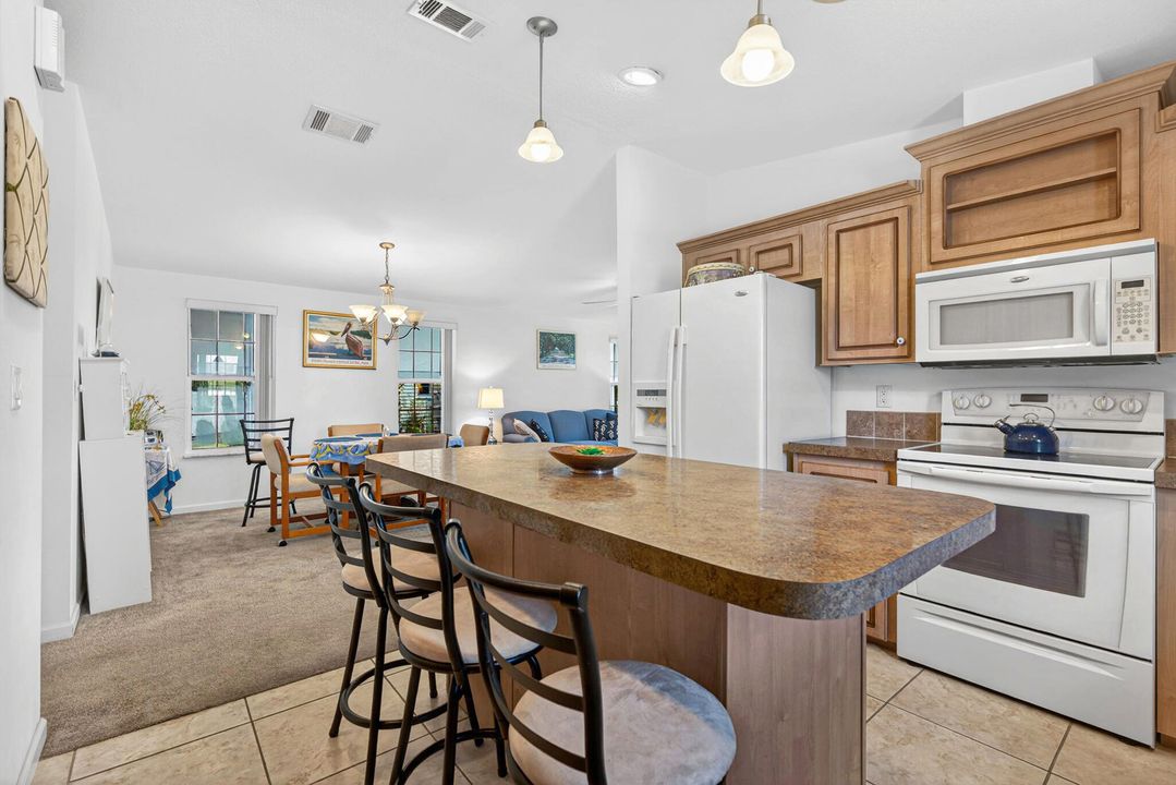 На продажу: $220,000 (3 спален, 2 ванн, 1365 Квадратных фут)