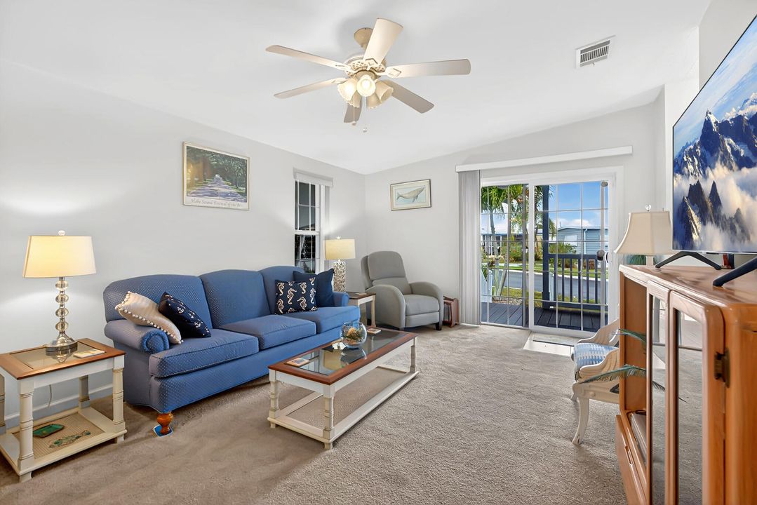 На продажу: $220,000 (3 спален, 2 ванн, 1365 Квадратных фут)