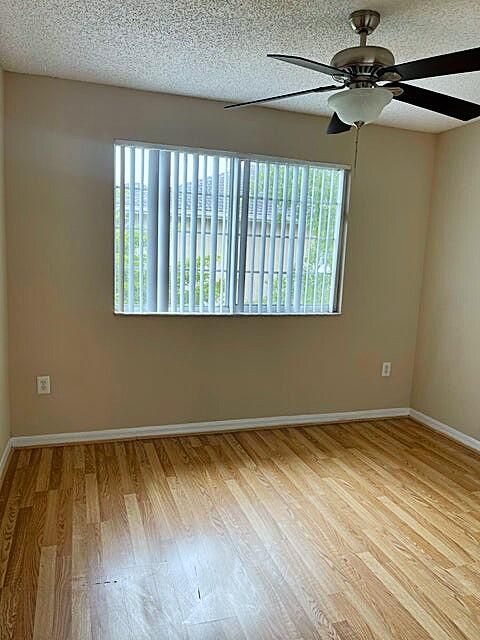 出租: $2,300 (3 贝兹, 2 浴室, 1204 平方英尺)