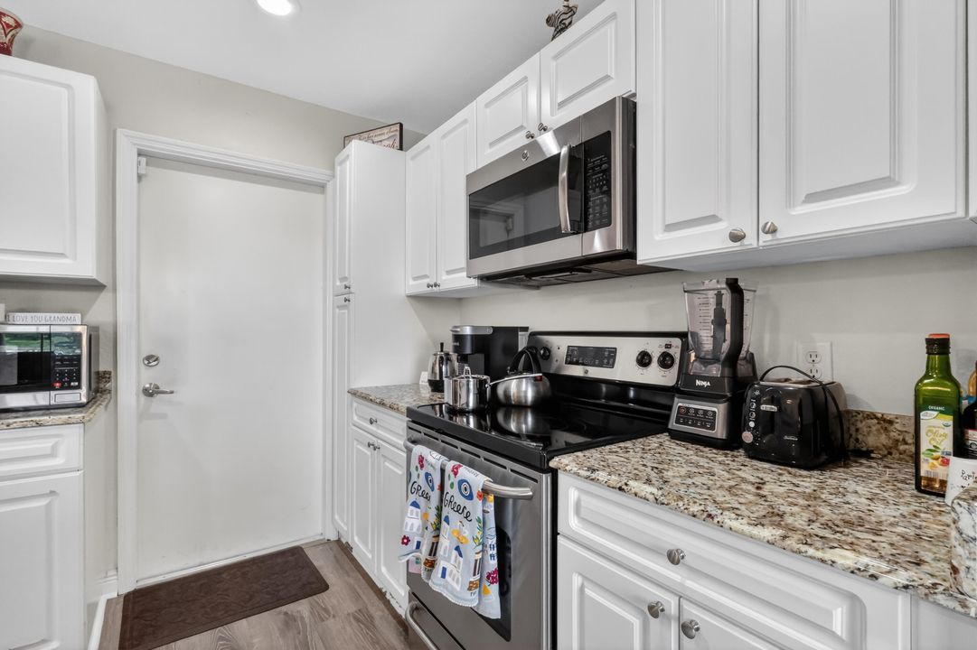 For Sale: $399,000 (3 beds, 2 baths, 1441 Square Feet)