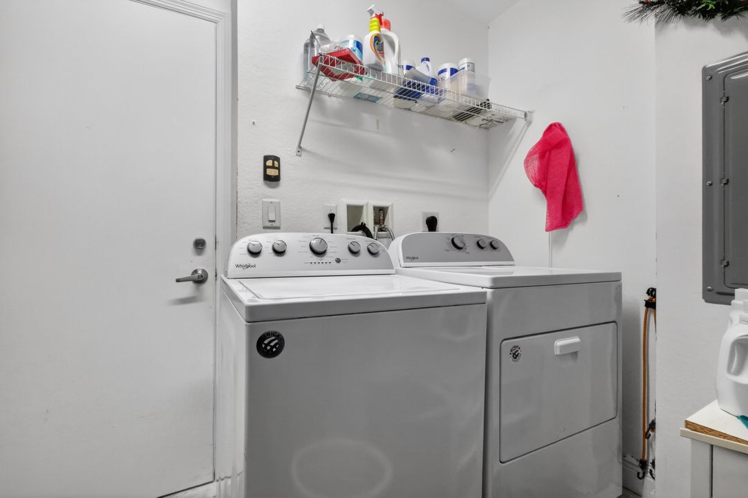 For Sale: $399,000 (3 beds, 2 baths, 1441 Square Feet)