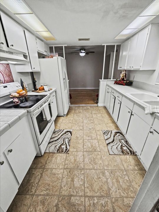 For Sale: $277,000 (2 beds, 2 baths, 1441 Square Feet)