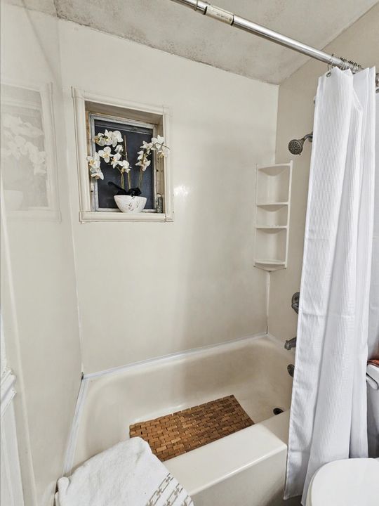 For Sale: $277,000 (2 beds, 2 baths, 1441 Square Feet)