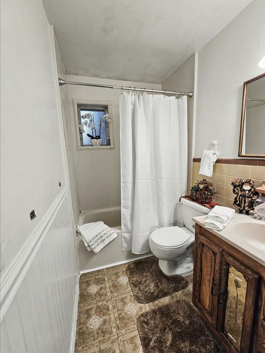 For Sale: $277,000 (2 beds, 2 baths, 1441 Square Feet)