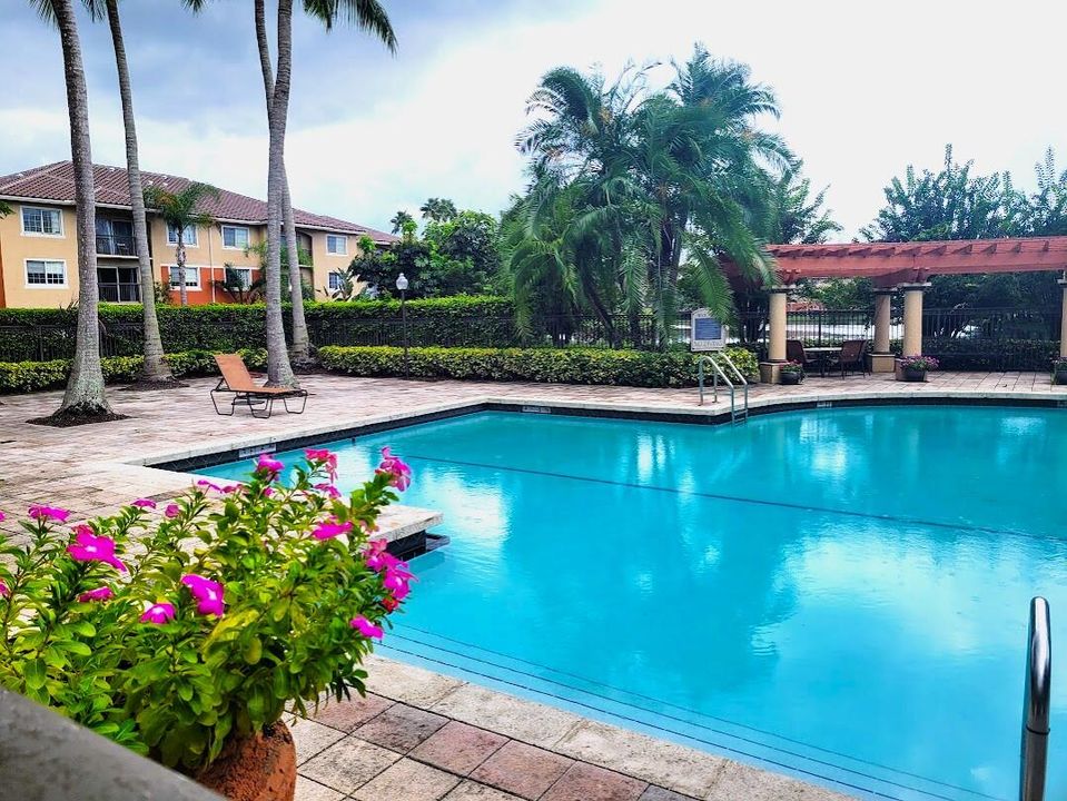 出租: $2,300 (3 贝兹, 2 浴室, 1204 平方英尺)