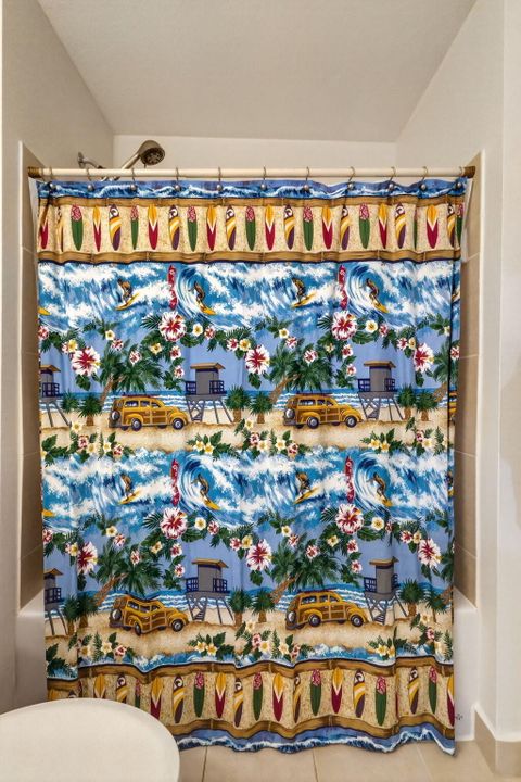 For Sale: $399,000 (3 beds, 2 baths, 1441 Square Feet)