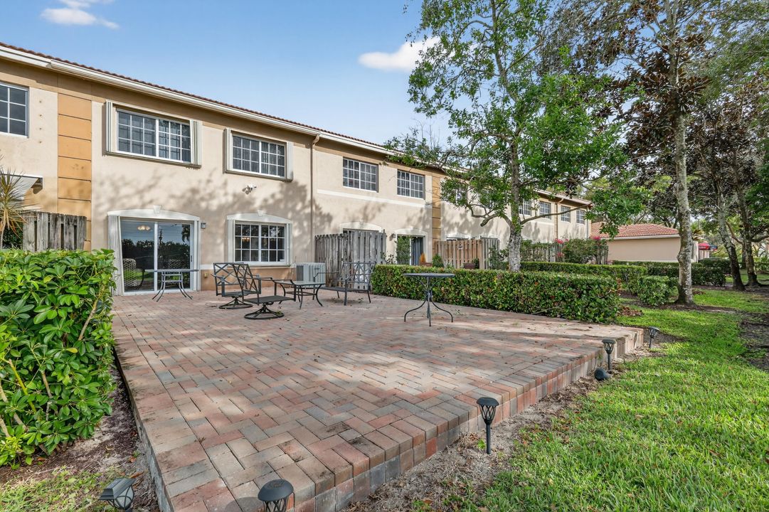 For Sale: $399,000 (3 beds, 2 baths, 1441 Square Feet)