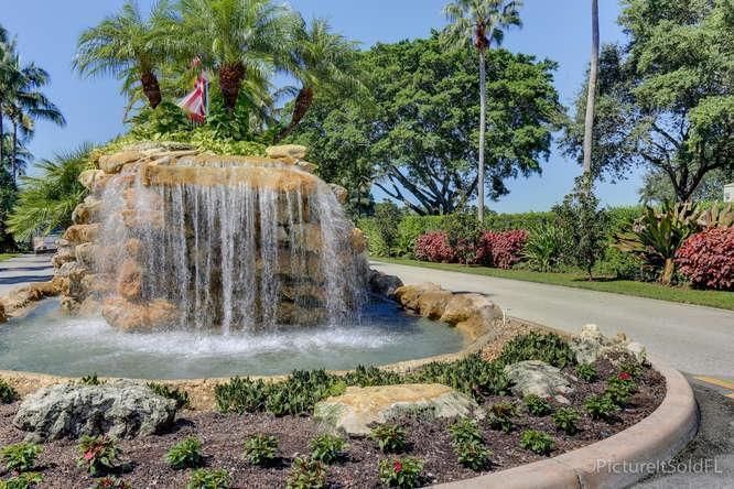 For Sale: $799,900 (4 beds, 2 baths, 2146 Square Feet)